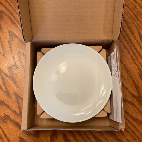 NIB Pampered Chef Appetizer Plates, White, Set of 4 - Picture 1 of 6